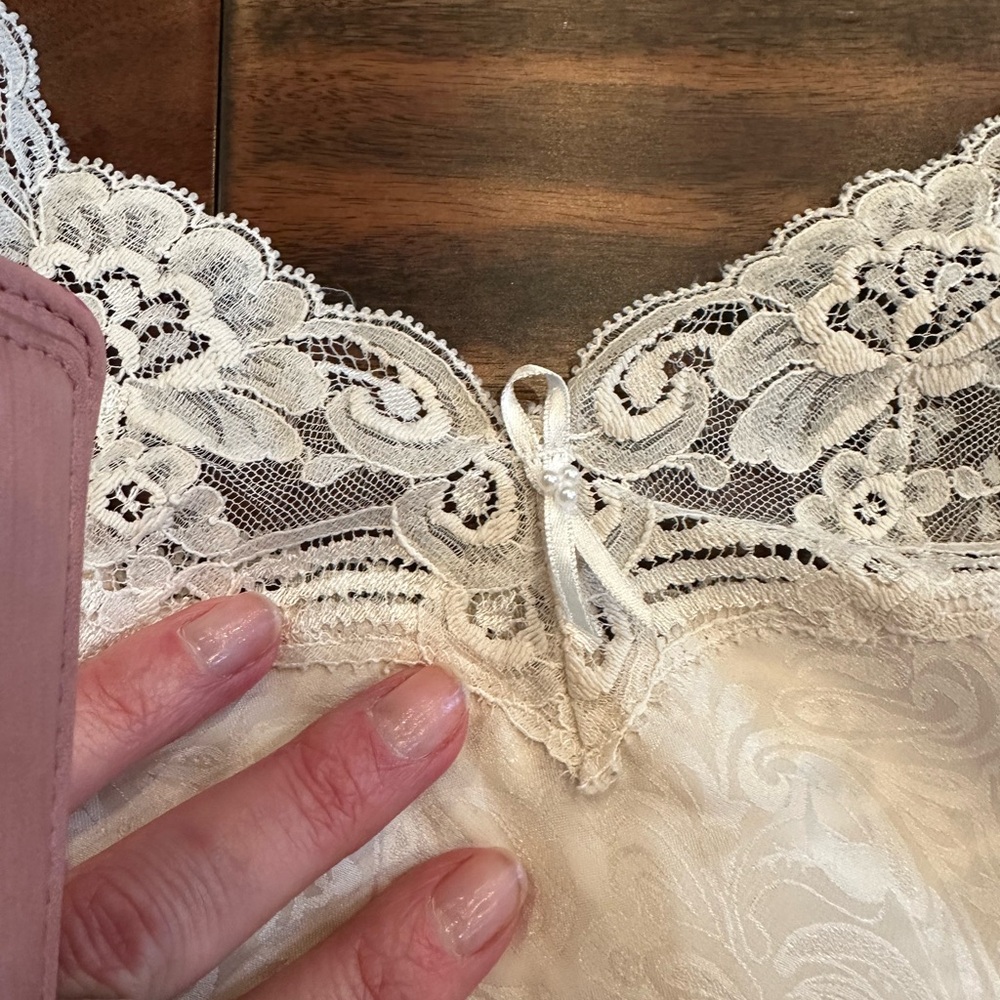 Vintage Wacoal Satin Camisole Lace Trim White size Large - Picture 3 of 6